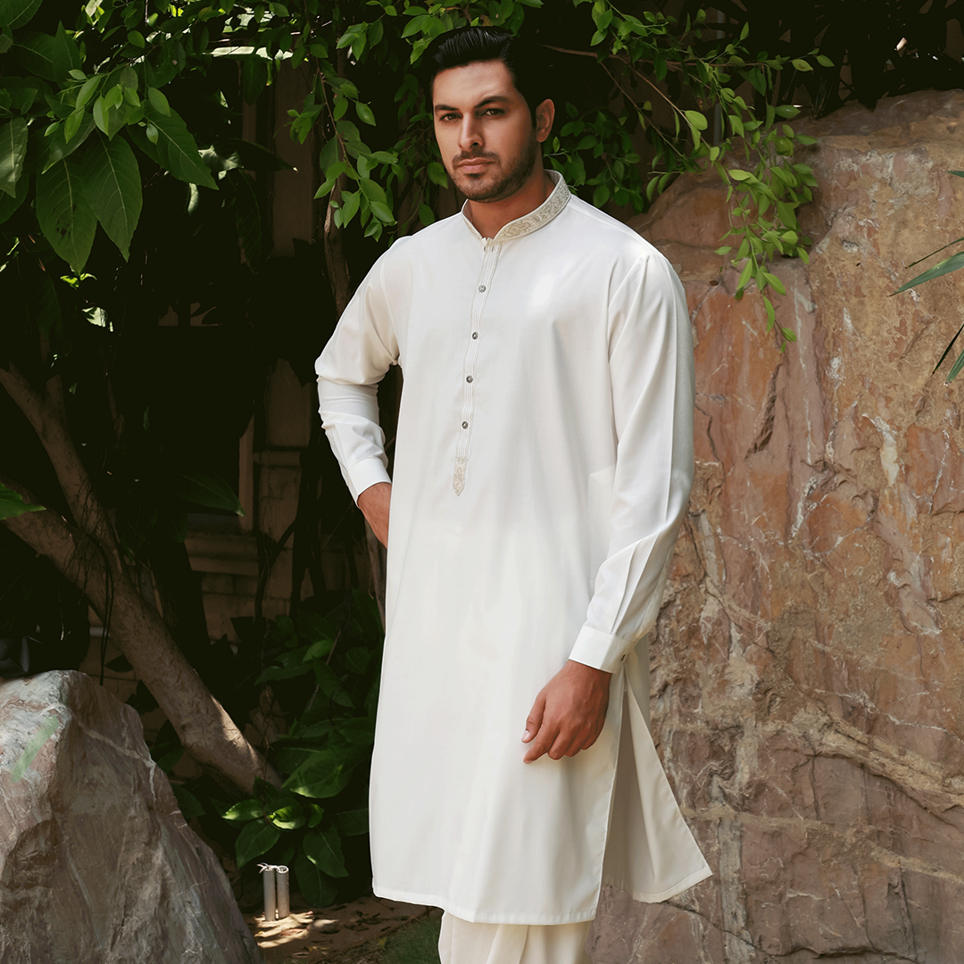 Classic Fit Emb Band Collar Suit