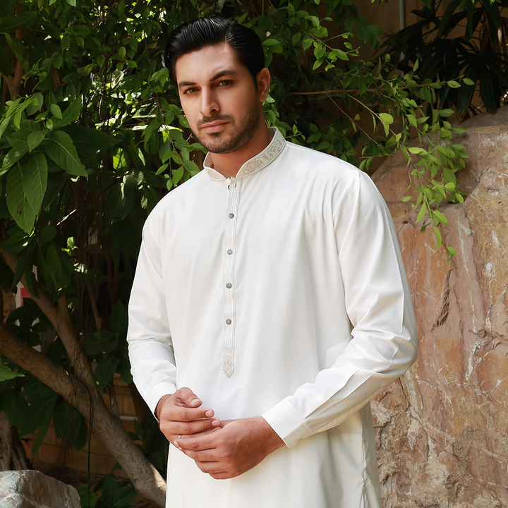 Classic Fit Emb Band Collar Suit