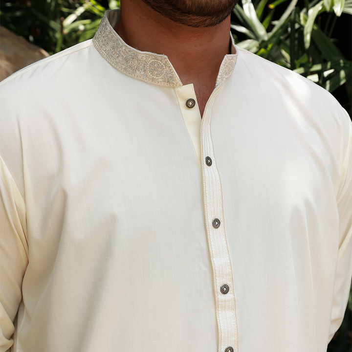 Classic Fit Emb Band Collar Suit