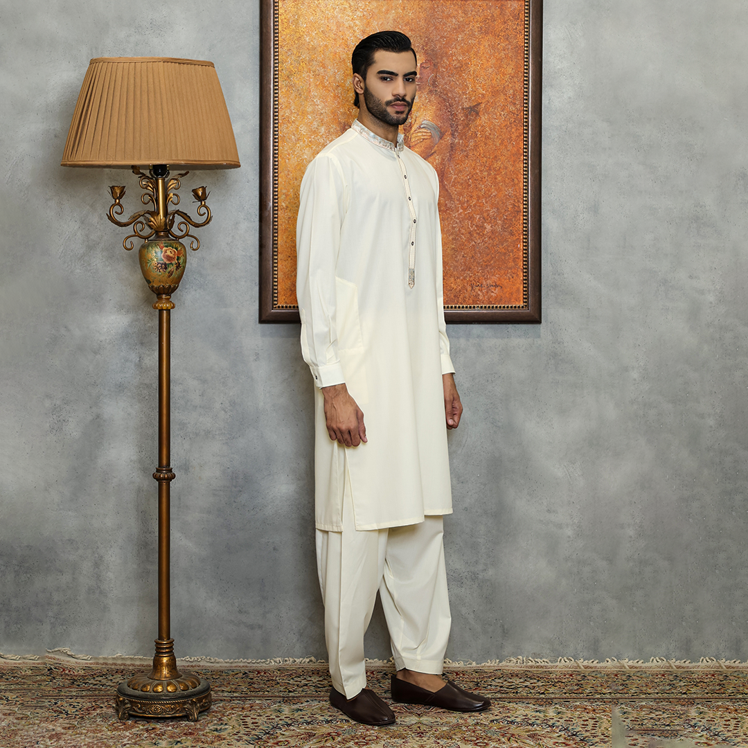 Poly Viscose Vanilla ice Classic Fit Embroidered Suit