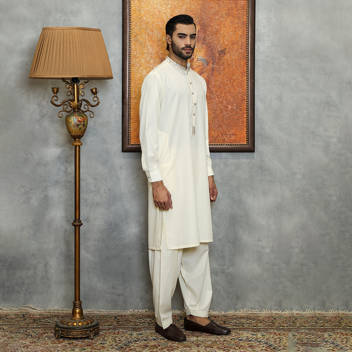 Poly Viscose Vanilla ice Classic Fit Embroidered Suit