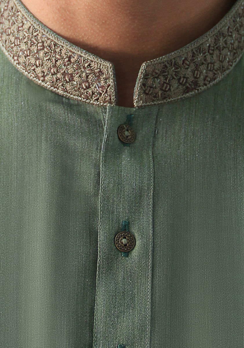 Poly Viscose Oil Green Classic Fit Slightly Defected Embroidered Kurta