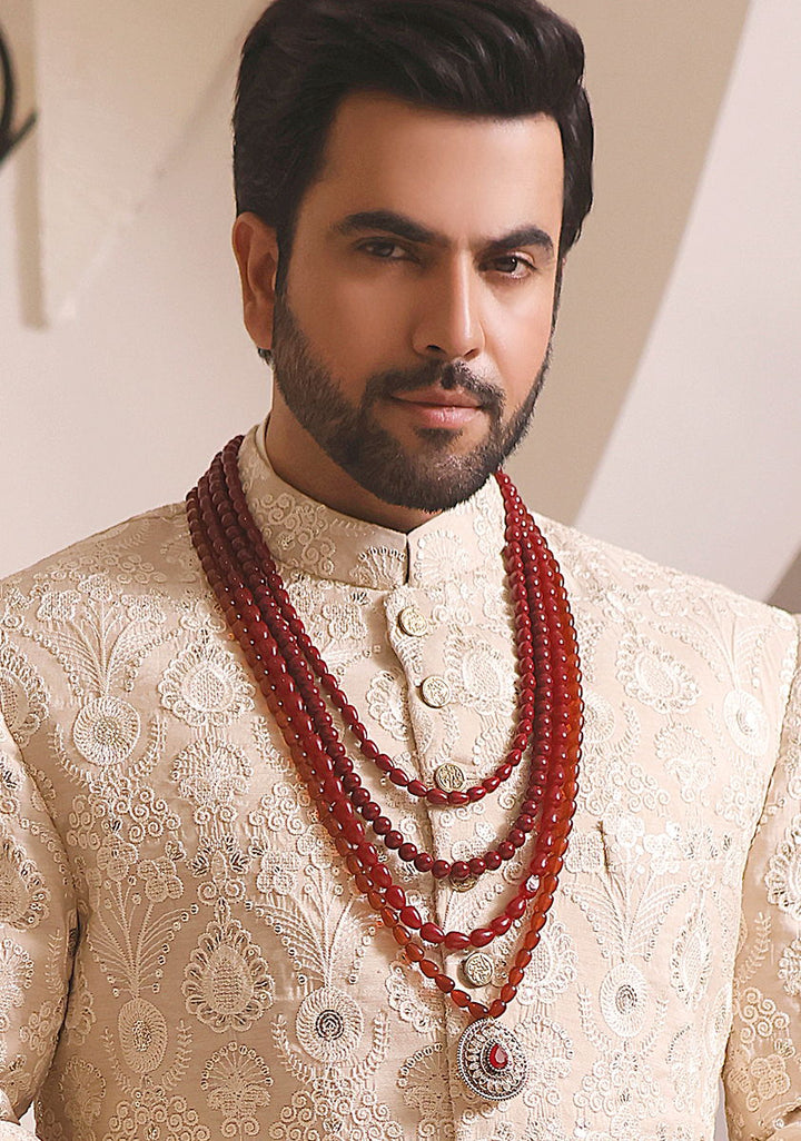 Traditional Pearls Red Necklace