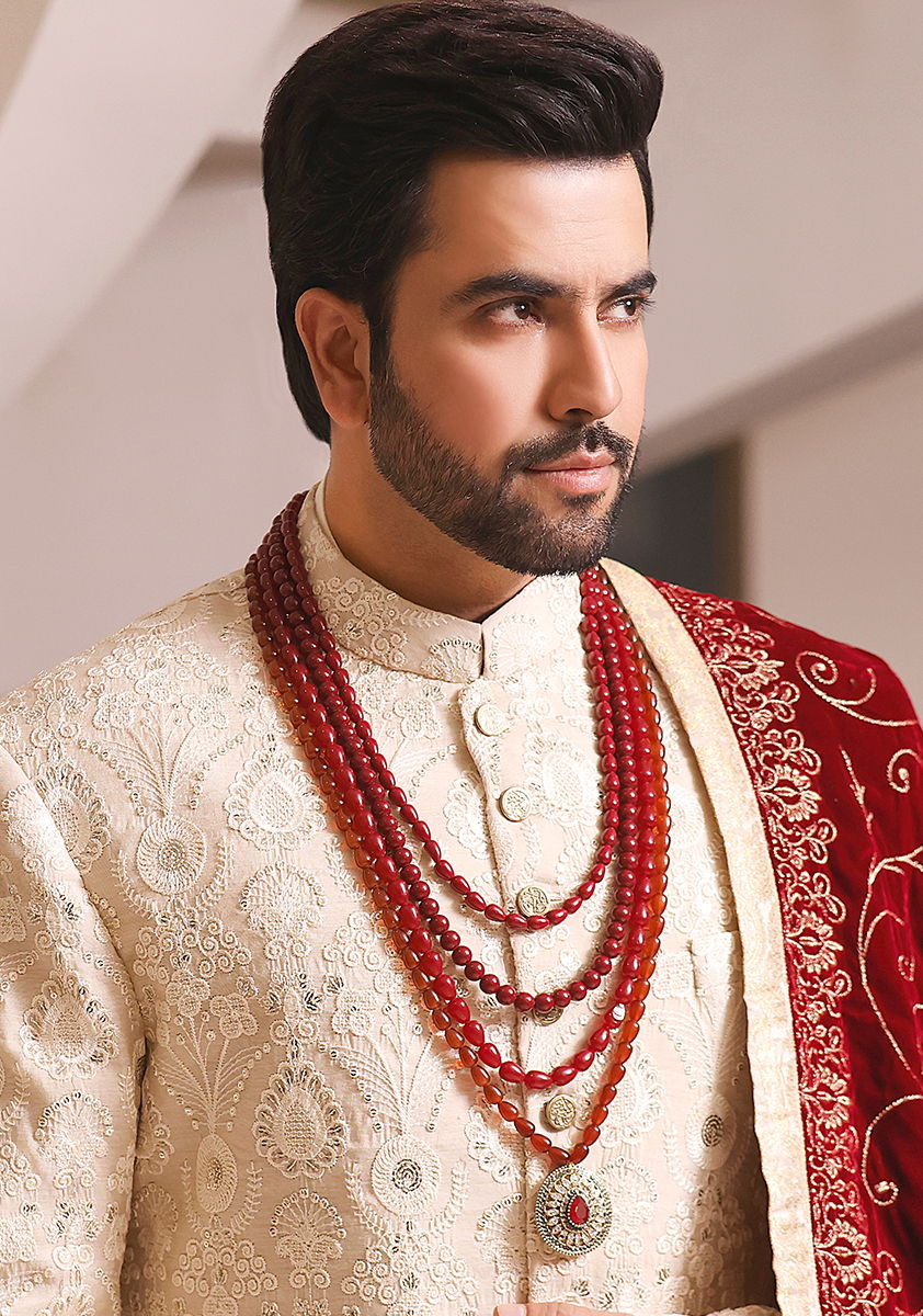 Traditional Pearls Red Necklace