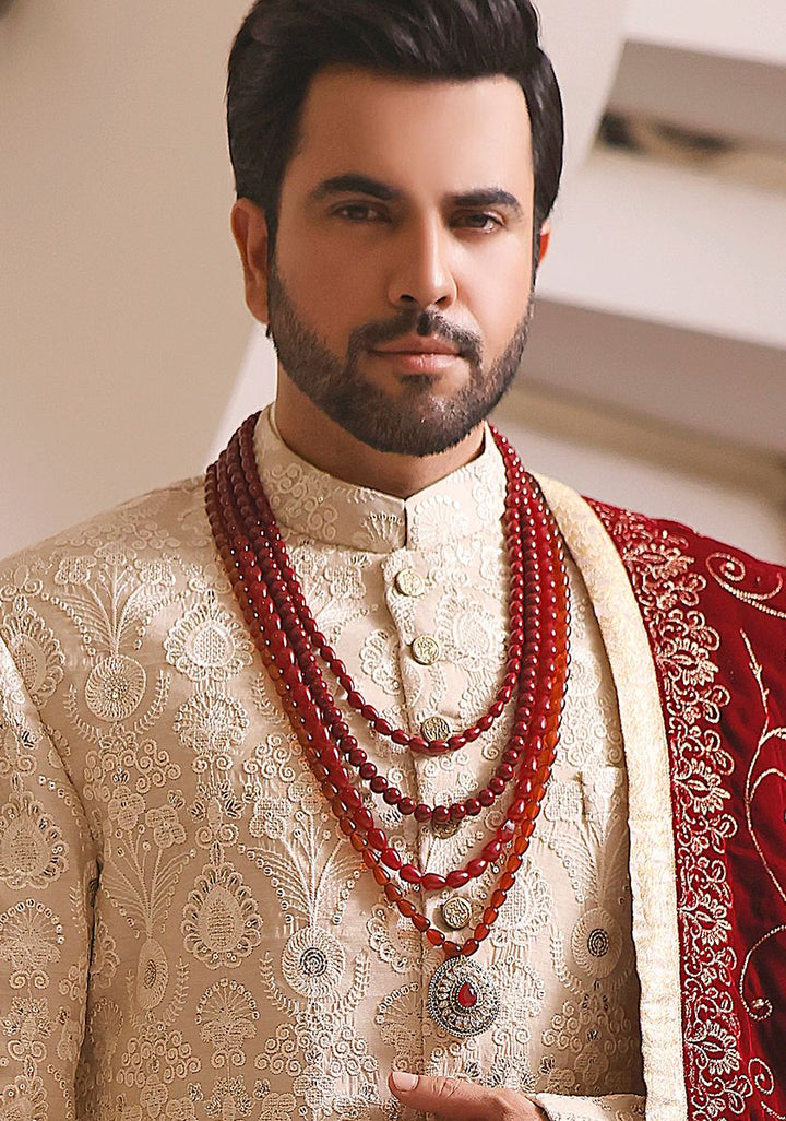 Traditional Pearls Red Necklace