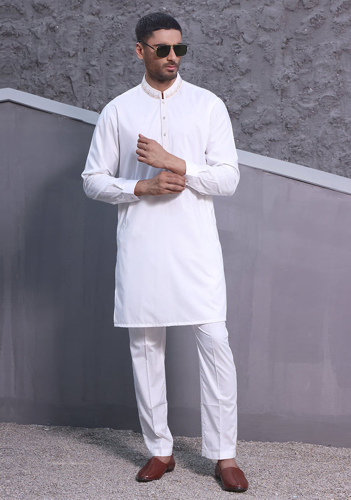 Poly Viscose Brilliant White Slim Fit Slightly Defected  Embroidered Suit